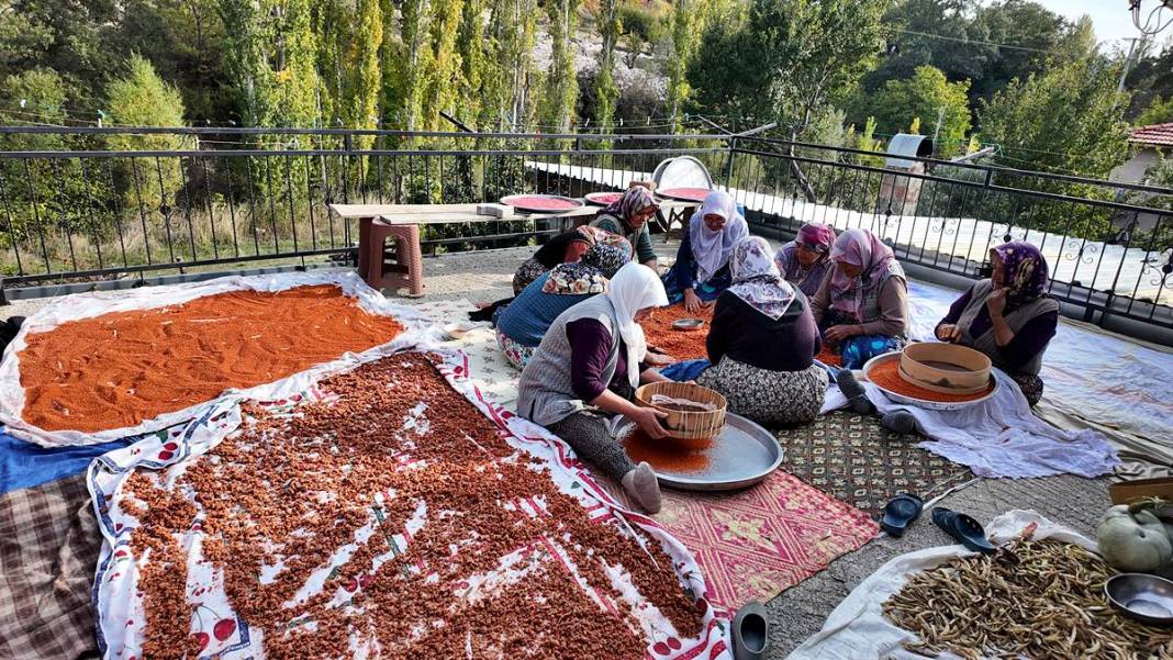 Her kaşığı şifa: Odun ateşinde pişiyor, 16 gün yoğruluyor! 4